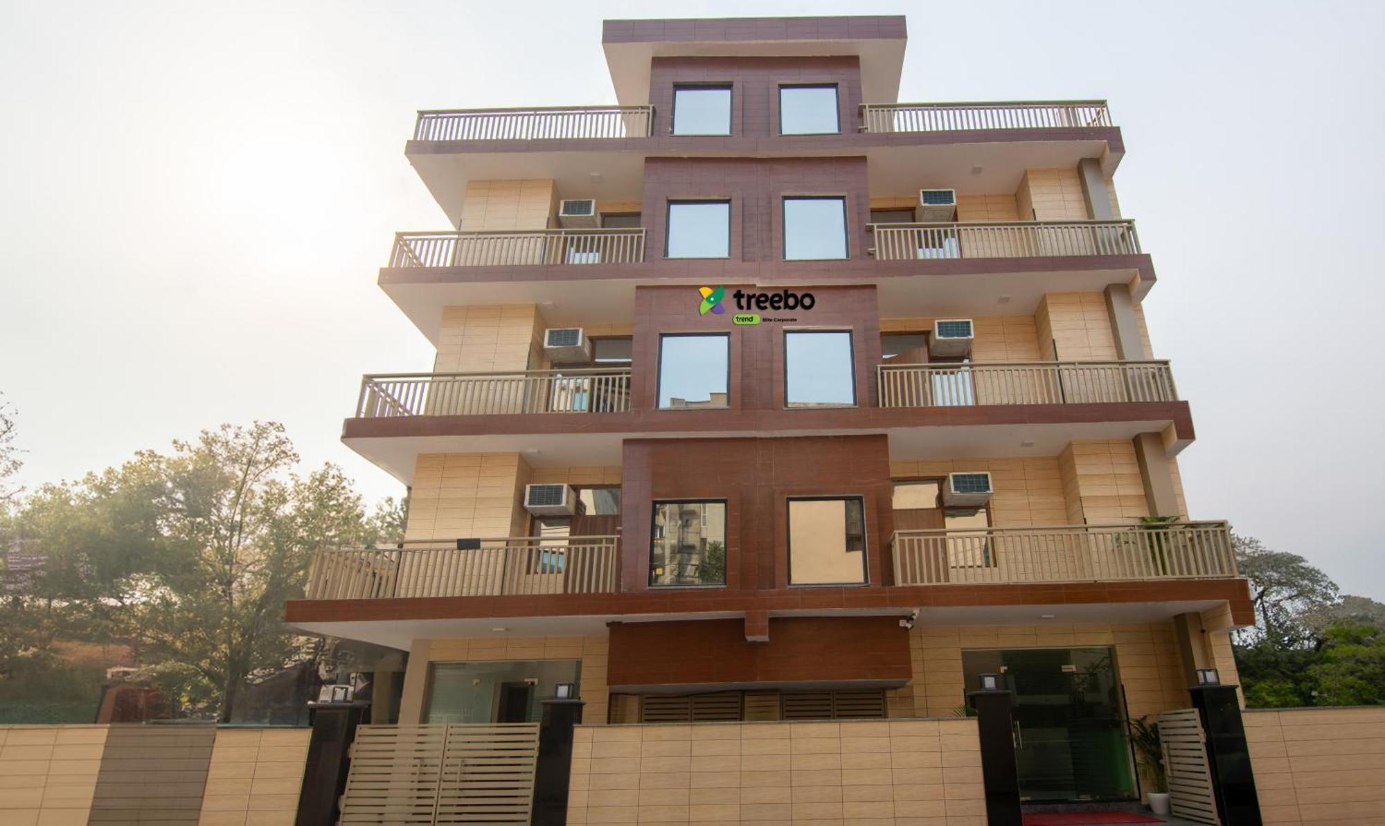 Отель Treebo Elite Corporate, Sector 62 Нойда Экстерьер фото